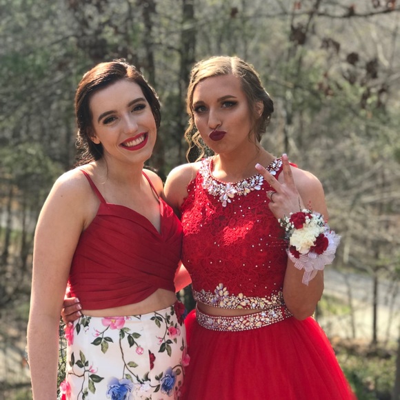 Sherri Hill Prom Dress - Picture 2 of 4